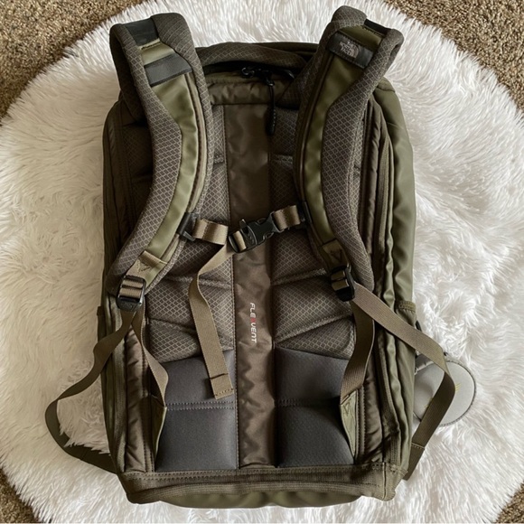 The North Face Kaban Transit Backpack (Green) - Picture 7 of 7